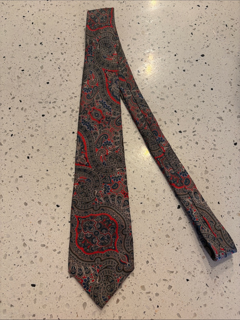 Oscar de la Renta Red and Black Paisley Silk Tie